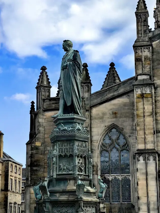St. Giles’ Cathedral – The Crown Jewel of Edinburgh’s Royal Mile