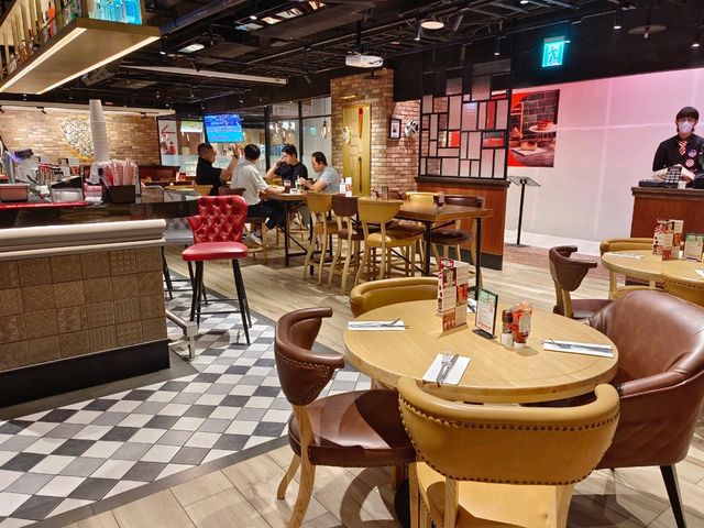 新莊宏匯，TGI FRIDAYS星期五美式餐廳