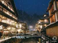日本玩-「銀山溫泉」一個凝結在日本大正時代及宮崎駿童話裡的雪白世界，此生必訪！