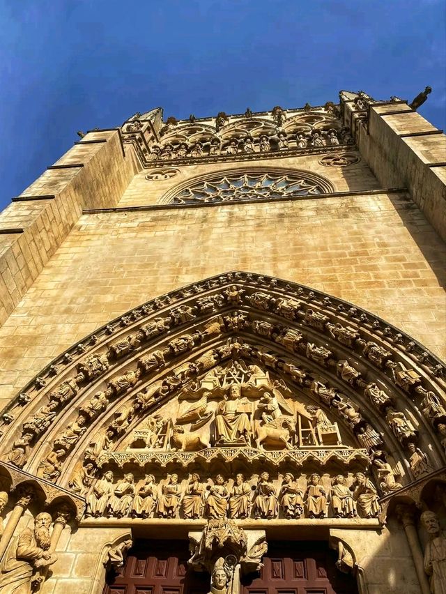 ⛪ Burgos Cathedral – Gothic Splendor in Northern Spain