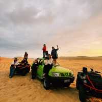 Red Sand Dunes: สัมผัสเนินทรายแดง วิวสุดมหัศจรรย์