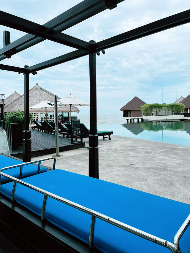 Avani Sepang – Exceptional Dining with Scenic Resort Views Avani Sepang – Exceptional Dining with Scenic Resort Views
