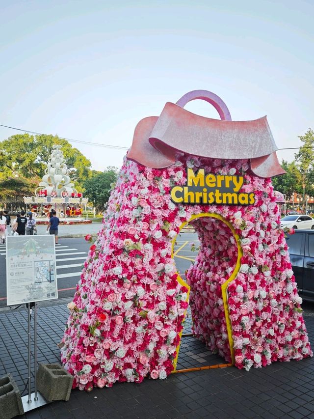 🎄 歡迎來到南國最溫馨夢幻的「聖誕村」#2025屏東聖誕節(搶先日光版)-屏東縣屏東市 🎄 歡迎來到南國最溫馨夢幻的「聖誕村」#2025屏東聖誕節(搶先日光版)-屏東縣屏東市