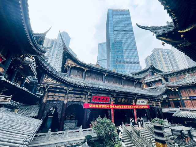 วัดหลัวฮั่น 罗汉寺 (Luohan Temple) วัดหลัวฮั่น 罗汉寺 (Luohan Temple)