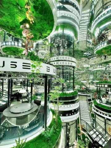 Shanghai Warehouse No.3: 우주선 느낌의 독특한 레스토랑