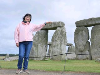 เดินเล่นรับแสงแดดชมกลุ่มหินยักษ์และเมืองเล็กๆ แสนสวย