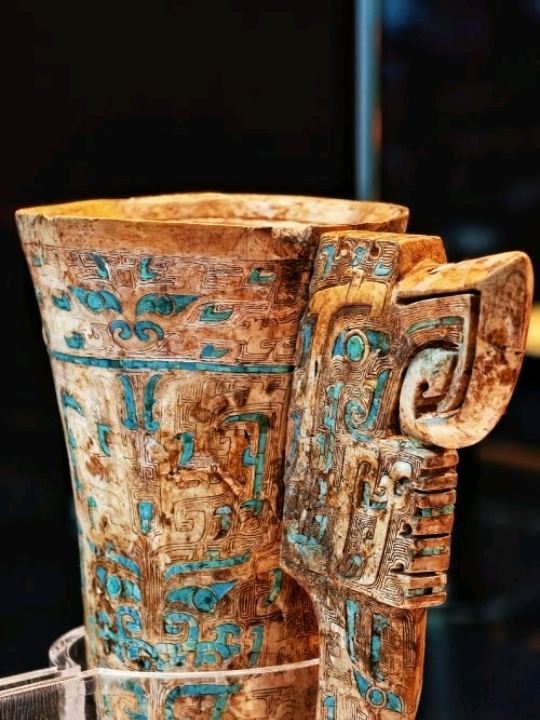 嵌緑松石象牙杯（トルコ石象嵌象牙杯）｜婦好墓から出土した最高傑作