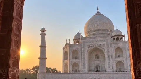 🇮🇳🤍 Review of the Taj Mahal, India | A timelessly beautiful monument of love. — traveler post in Vrindavan