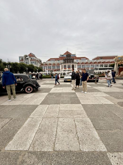 [Poland] A Seaside Stroll in Sopot: The Wooden Pier and Amber Treasures