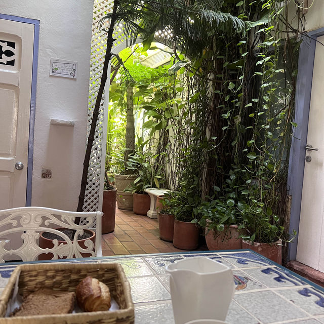 PRETTY HOTEL BNB IN CARTAGENA COLOMBIA!