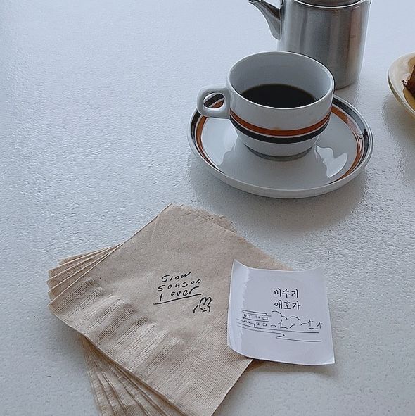 제주 구좌읍 바다를 마주한 감성카페“비수기애호가”