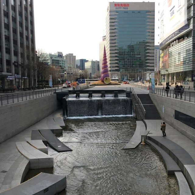 4 seasons are Cheonggyecheon ! 🌈