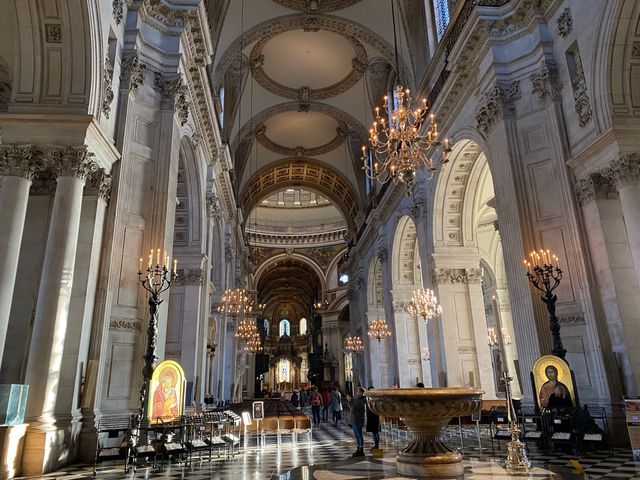 🕍 Majestic Reverie: St. Paul's Cathedral 🌆