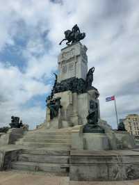 해외여행 쿠바 올드하바나의 광장 Parque Antonio Maceo