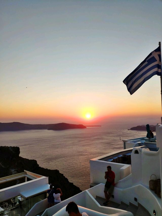 The Sunsets of Santorini 🇬🇷