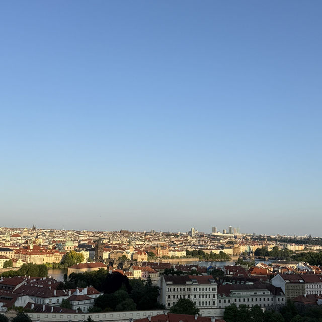 🇨🇿 Prague Travel Guide: The City of a Hundred Spires