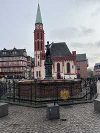 From medieval roots to modern marvels, Frankfurt is a city of contrasts ✨🇩🇪 