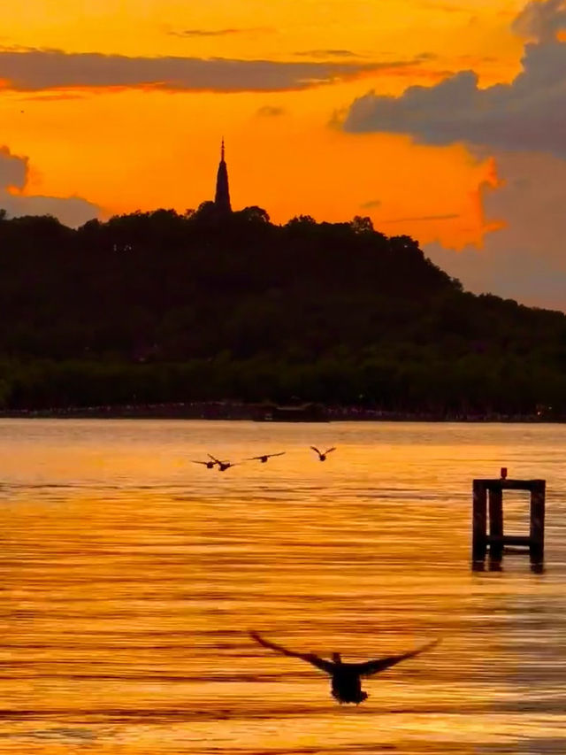 Hangzhou: Heaven on Earth by West Lake