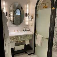 Historic Glamour Meets Modern Grace: Four Seasons Trinity Square
