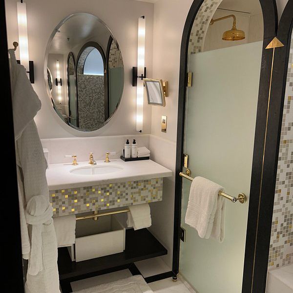 Historic Glamour Meets Modern Grace: Four Seasons Trinity Square