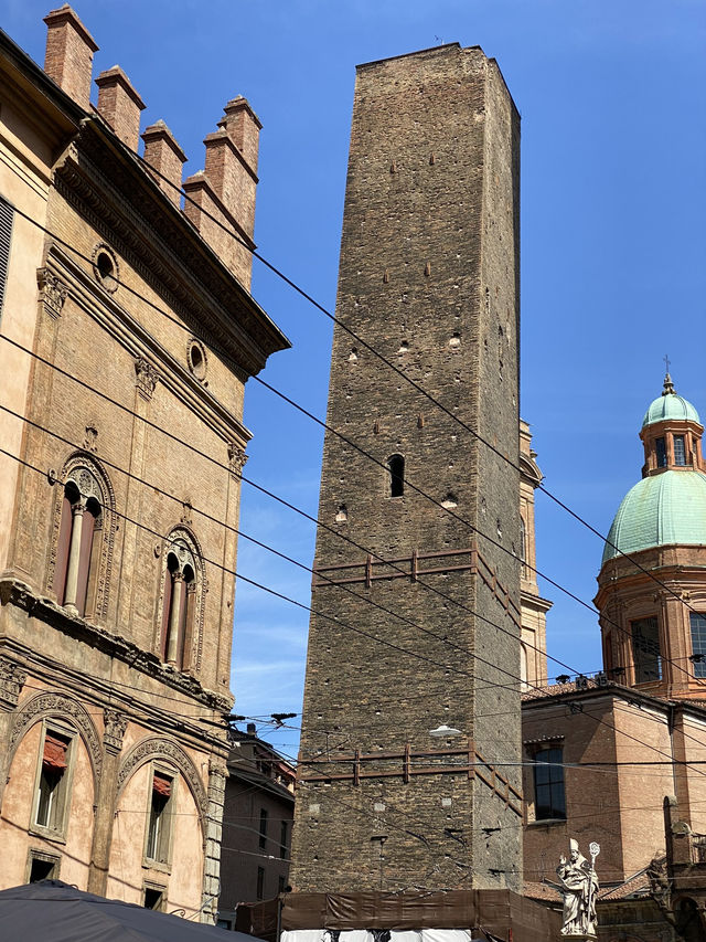 Exploring Bologna – Porticoes, Pasta, and a City Full of Character