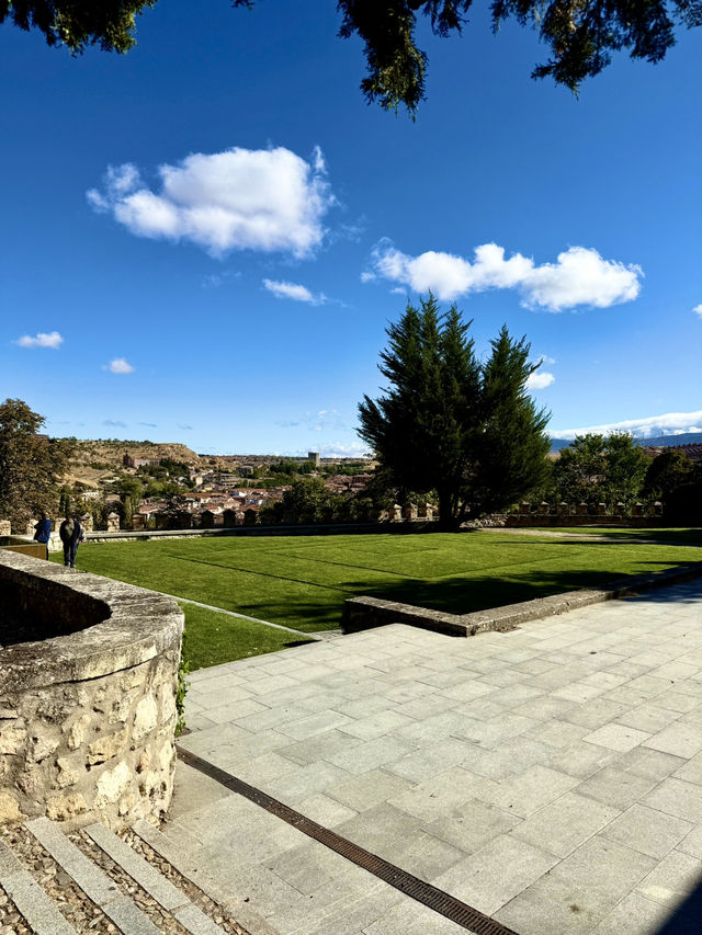 Between the Sacred and the Artistic