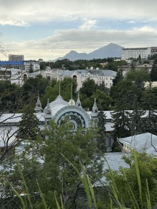 Pyatigorsk: Dynamic Energy and Lazy Relaxation.