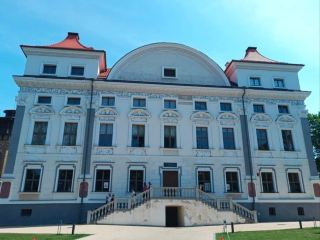 Vilnius’ Sapieha Palace: A Baroque Beauty Reborn as an Art Hotspot 🎨🏰