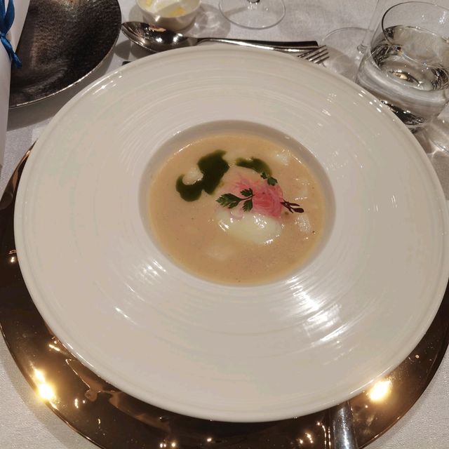 A Glamorous Restaurant 🇨🇳
