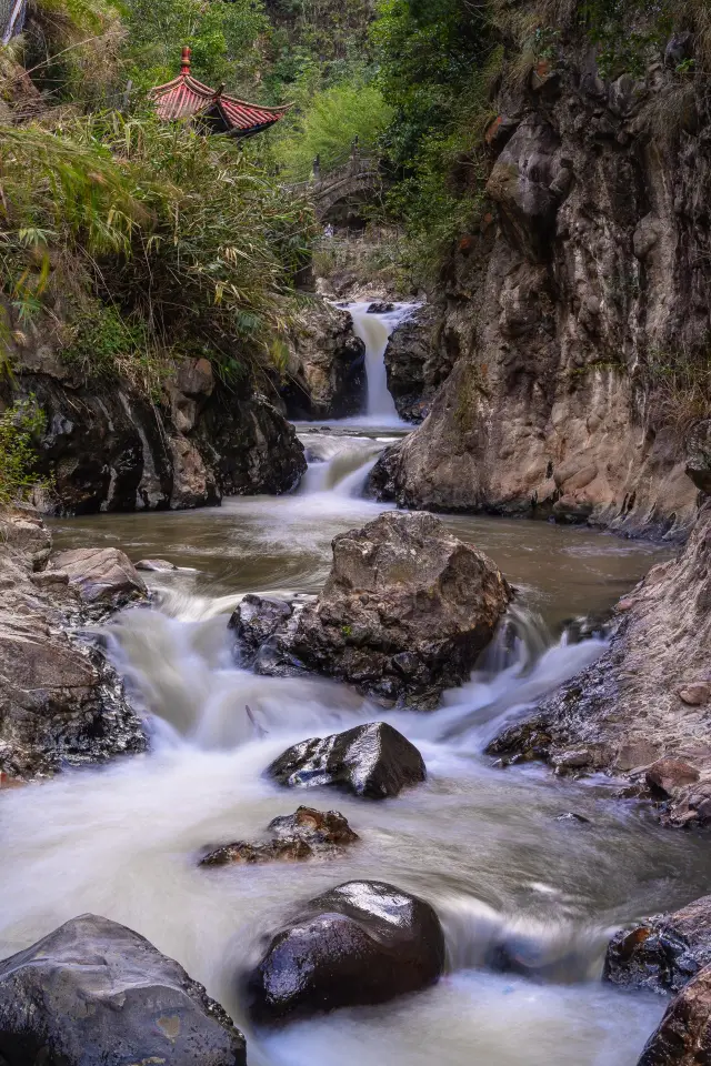 Tengchong Hot Spring Waterfall