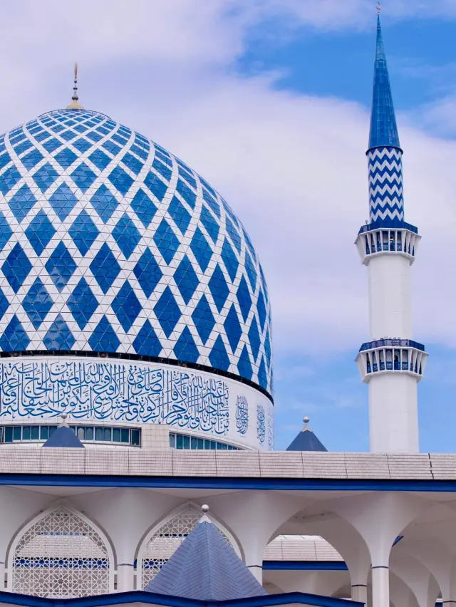 Kuala Lumpur Blue Mosque: Blue Dome, Feel the Sacred.