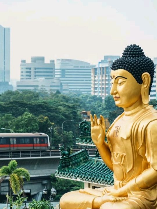 Iconic Singapore Buddha statue