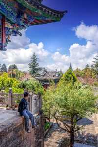 Welcome to the historical and cultural heart of Lijiang's most beautiful park, the Wufenglou of Fuguo Temple🌸.
