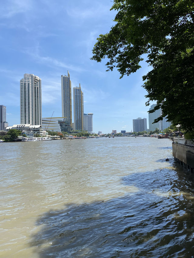 **Exploring the Beauty of River City Bangkok**