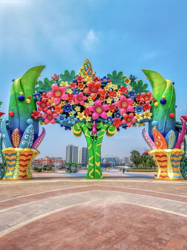 🌟 Guangzhou's Ultimate Stay & Play Guide 🎢🏨