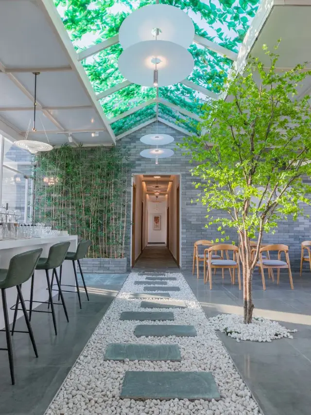 🌟✨ Guangzhou's Retro Charm: Stargazing Platform Inn 🛍️🍜