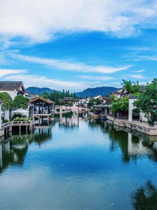 Compared to West Lake, I prefer this free, niche ancient town in Hangzhou