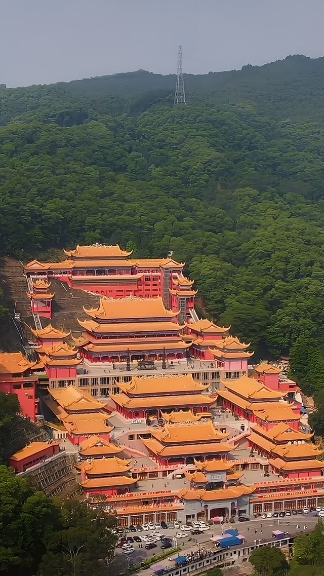 隱藏於東莞大嶺山鎮的一座雄偉壯觀的寺院。