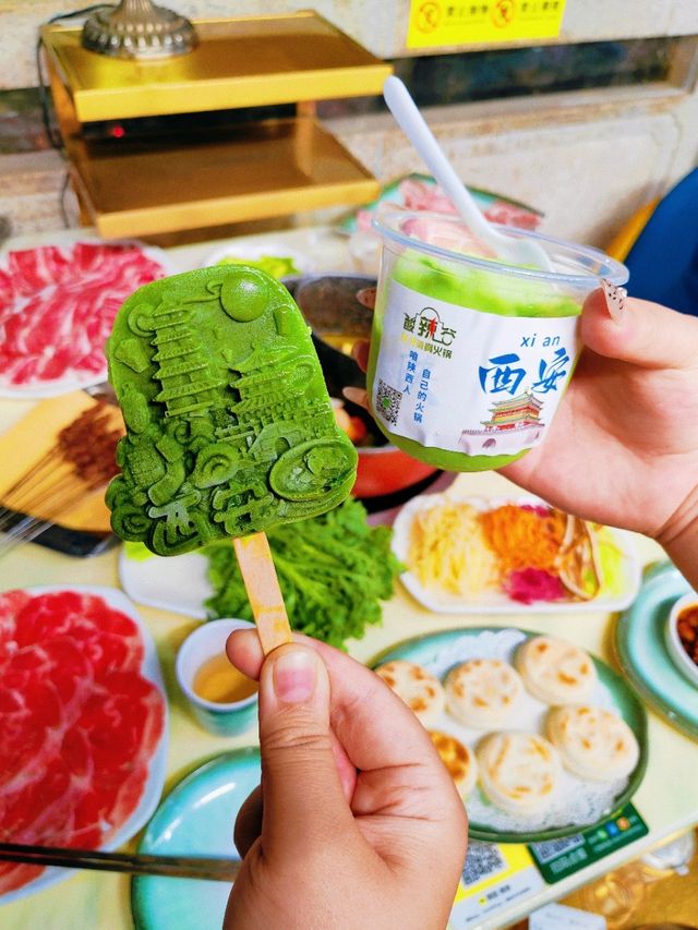 吹著城牆邊鼓樓旁的風終於實現了涮肉自由！！。