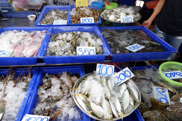 芭堤雅海鮮市場遊覽。