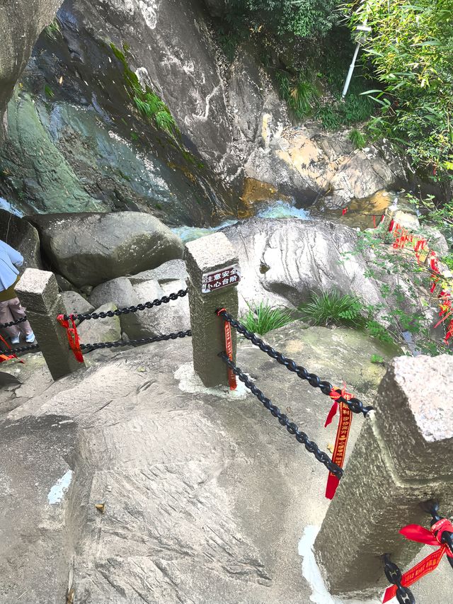 九華後山的九子岩也很美。 九華後山的九子岩也很美。