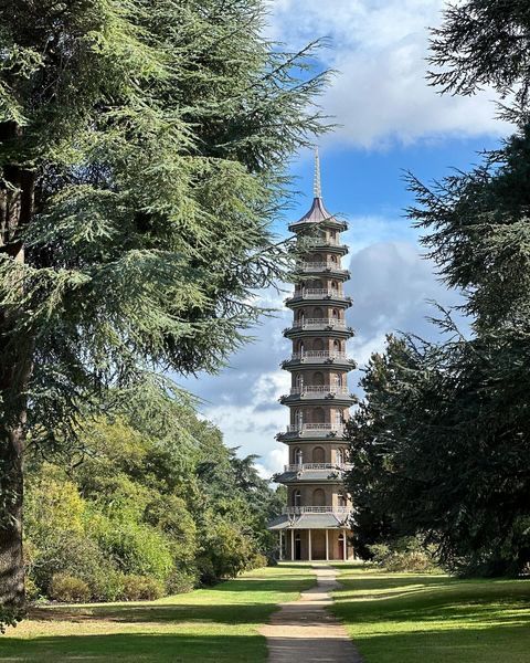 皇后公園植物園：花卉王國中的靜謐綠洲 。