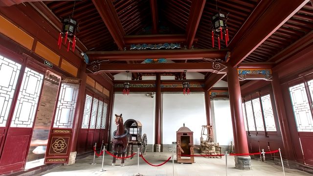 周家大院。