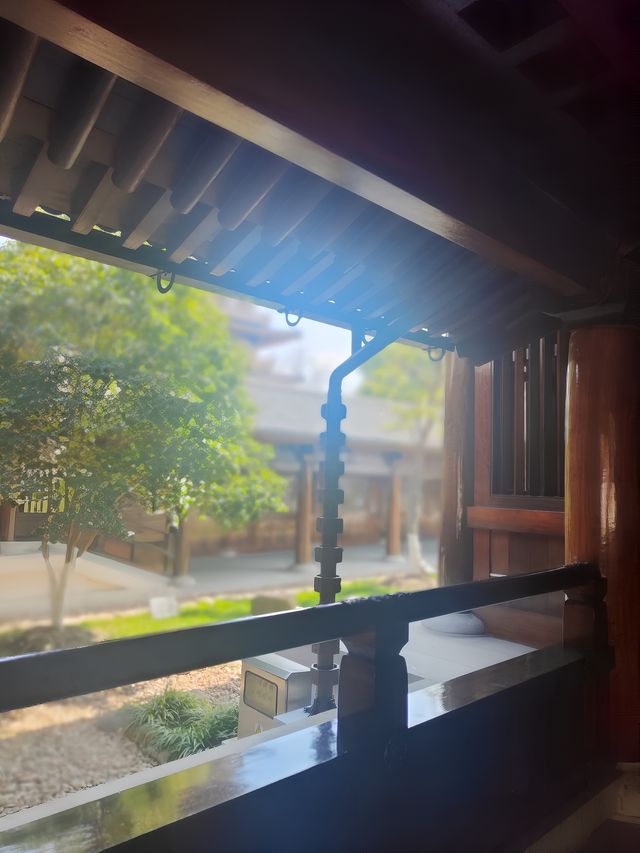 虔誠一日遊。