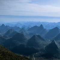 莫六公頂：雲端之上的徒步之旅