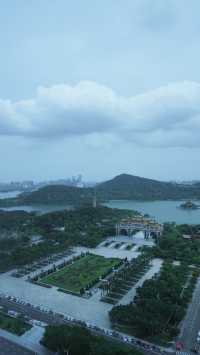 能俯瞰順峰山公園全景的順德地標酒店