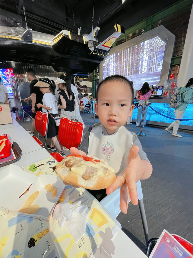 住進奧特曼親子酒店真係好好玩呀
