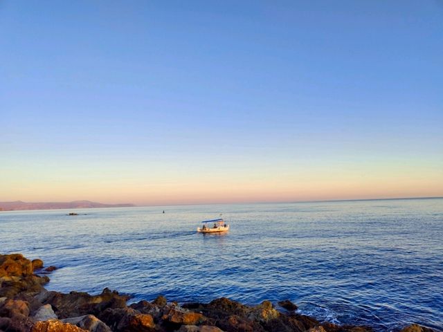 Sunrise at the Chania Lighthouse: A Breathtaking Experience 🌅🏝️