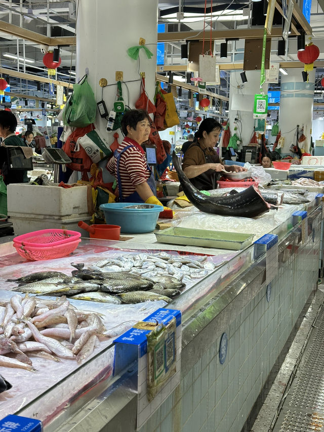 🎣🎣Market N1: Sanya’s Vibrant Fresh Produce Paradise* 🍍  