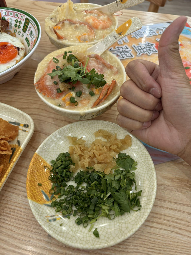 🇲🇴澳門大三巴必衝！一口爆汁生煎包+鮮甜水蟹粥太絕了！